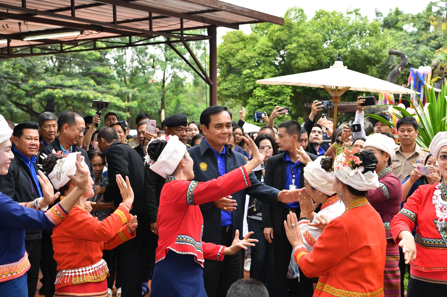 “บิ๊กตู่” นำคณะรัฐมนตรีลงพื้นที่ลำพูนด้วยแพ็กเกจในโครงการ “ไทยเที่ยวไทย ไทยยั่งยืน”