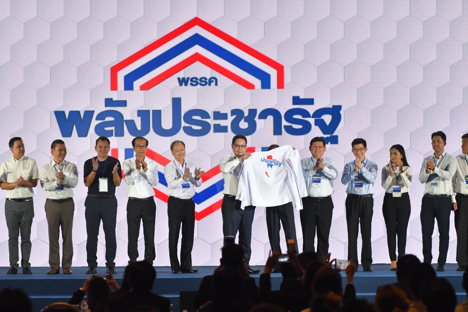 กกต. ขีดเส้นวันเลือกตั้งใหม่ เปิดทางพลังประชารัฐ “ชนะฟาวล์”