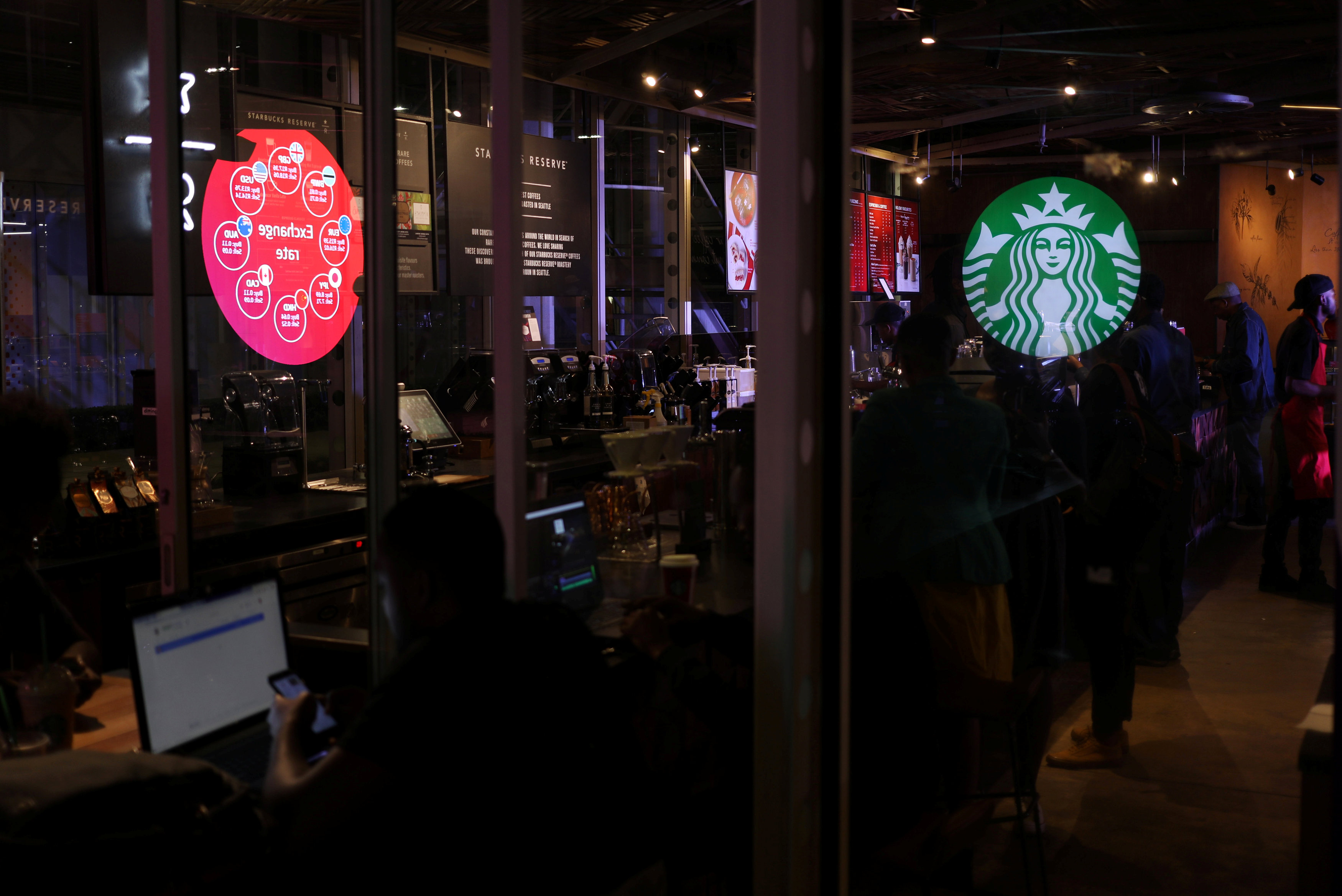 “สตาร์บัคส์” เตรียมบล็อกเว็บไซต์อนาจารผ่านบริการ Free WiFi ร้านในสหรัฐฯ เริ่มปี 2019