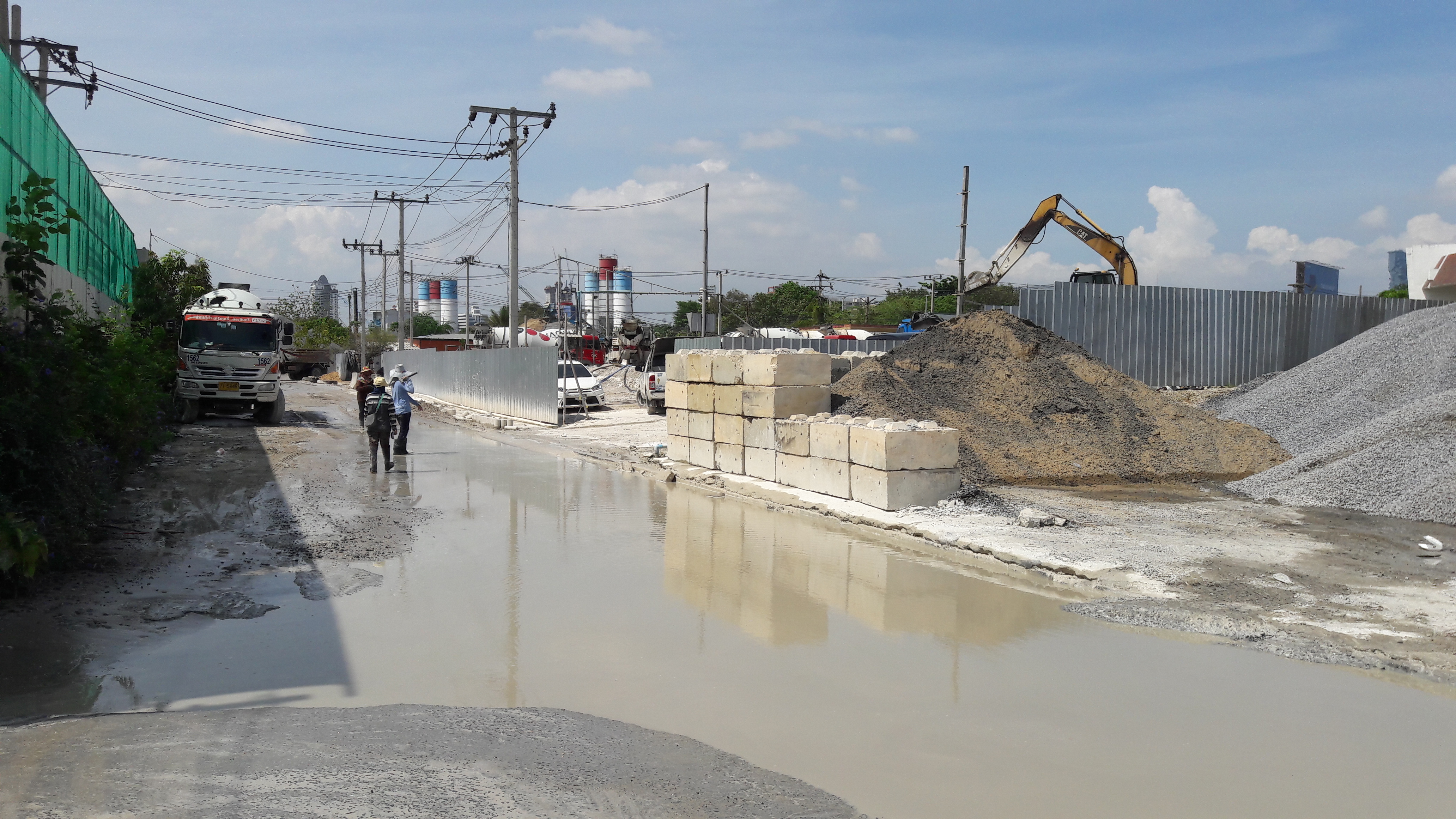 การรถไฟฯผงะพบผู้บุกรุกที่ดินย่านสถานีแม่น้ำ 86 ไร่ เผยบริษัทใหญ่แอบสร้างแคมป์คนงาน