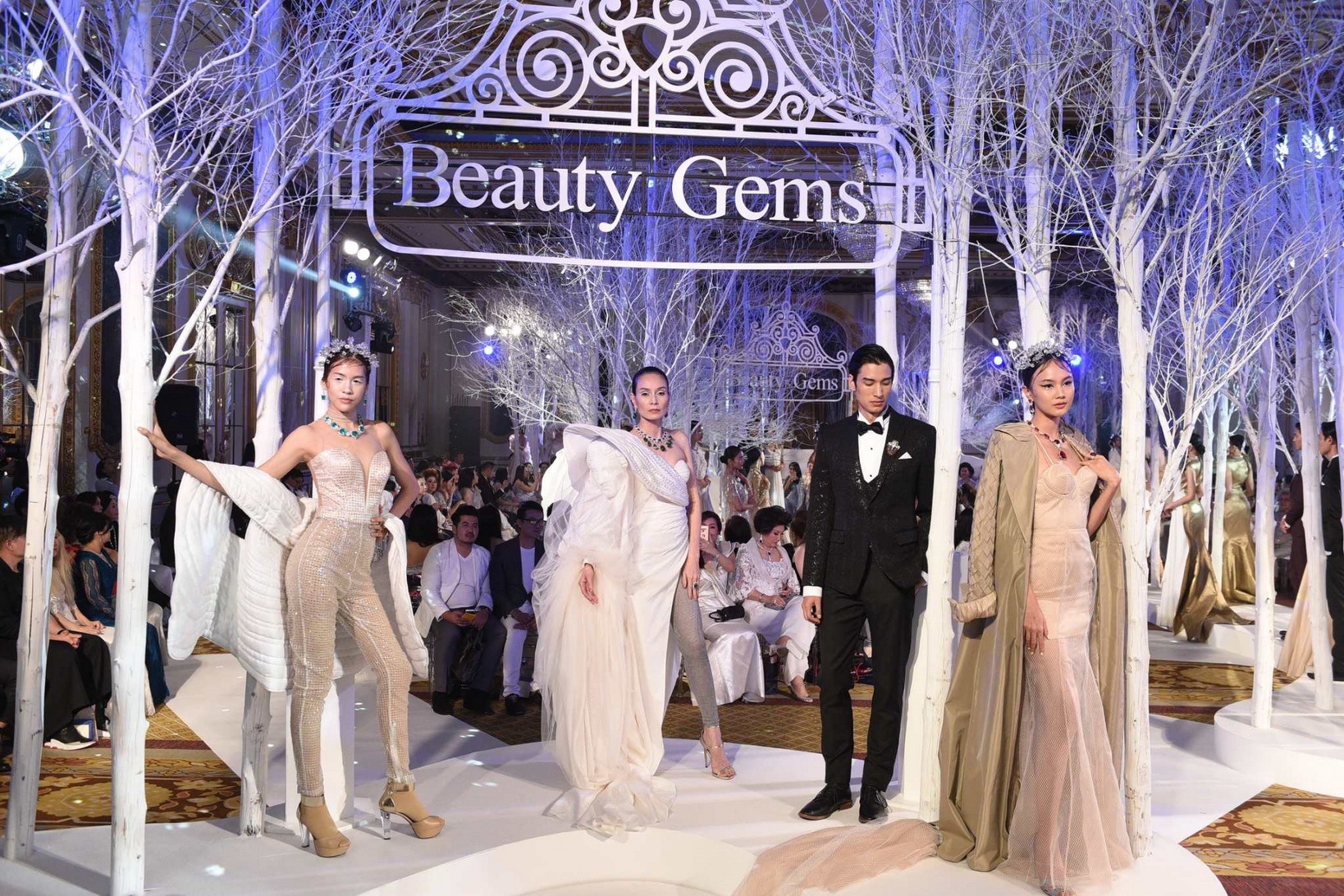 สุดเซอร์ไพรส์กับ “บิวตี้ เจมส์” เผยโฉมเครื่องเพชร “Snow Queen”  ในงาน เดอะ แฟรี่ เทล ไนท์ ออฟ ดรีม คัม ทรู