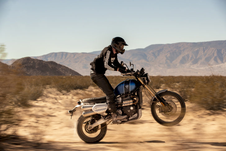 TRIUMPH_DS1_2019_BA8I8346_GRD_RT.psd