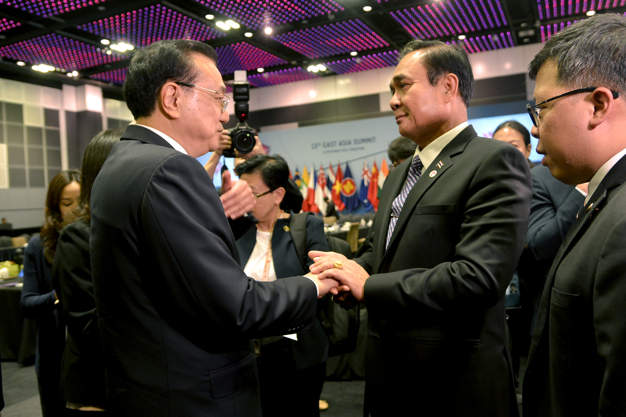 ไทย-จีน ส่งเสริมความร่วมมือด้านการค้า ตั้งเป้า 140,000 ล้านดอลล์ ภายในปี”64