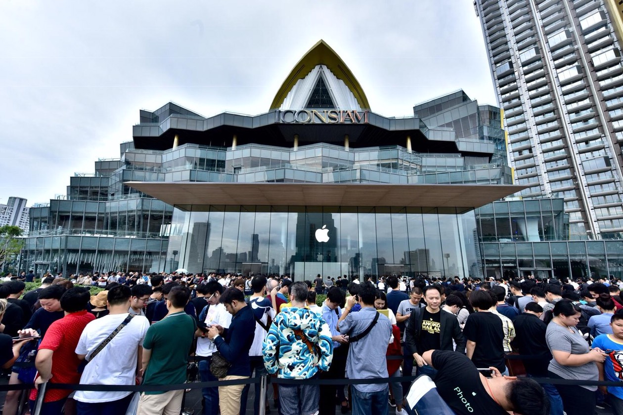 บรรยากาศคึกคัก! ปชช.แห่มา”ไอคอนสยาม” วันแรกแน่น-ต่อคิวร้านค้าระดับโลกข้ามคืน