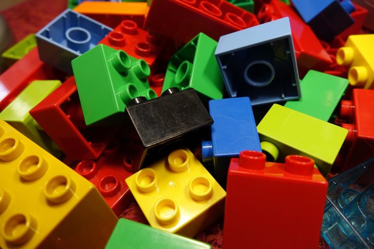 lego-blocks-2458575_960_720