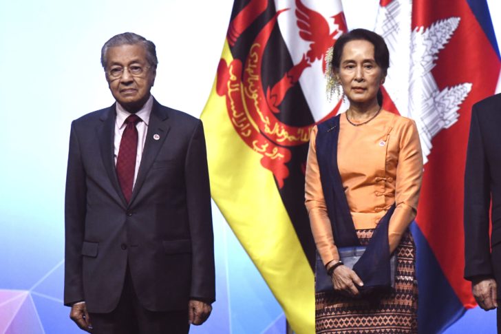 “มหาธีร์” ตอก “ซูจี” ไม่สามารถโต้แย้งในสิ่งที่ทำกับโรฮีนจาได้ หลังถูกแอมเนสตี้ยึดรางวัลคืน