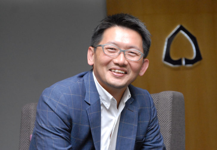 ธนา เธียรอัจฉริยะ -SCB ธนา เธียรอัจฉริยะ คนเปลี่ยน-แบงก์ป่วน เกมใหม่ SCB วิ่งไล่ให้ทันลูกค้า