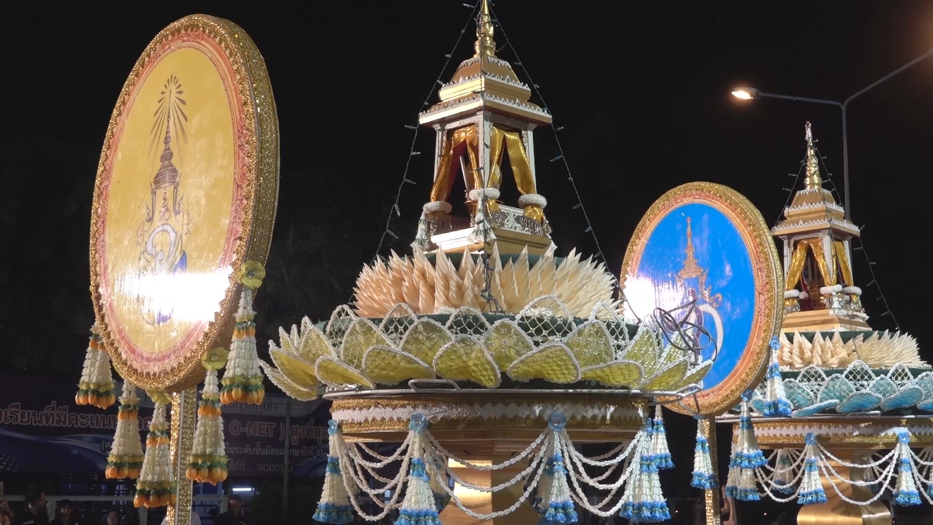 สมเด็จพระเจ้าอยู่หัว-พระราชินี ในร.9 พระราชทานพระประทีป ‘ลอยกระทง’ จ.สุโขทัย
