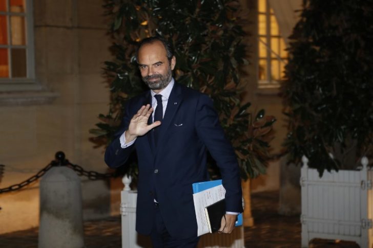 FRANCE-GOVERNMENT-PARTIES-CRISIS