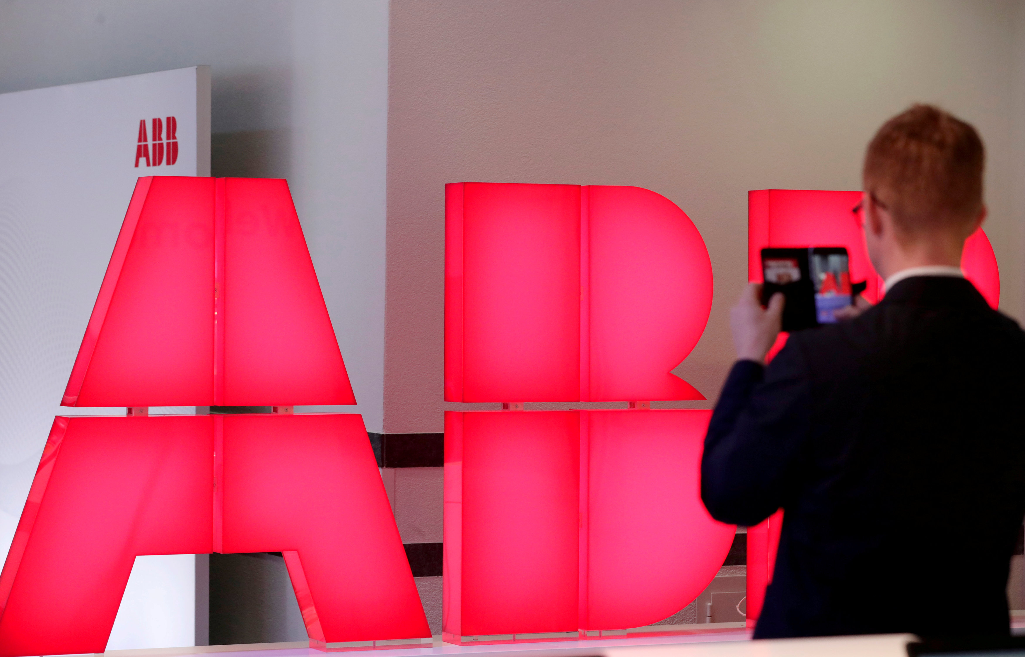 ABB เตรียมขายหุ้นกว่า 80 เปอร์เซ็นต์ ในกลุ่มธุรกิจ “Power Grids” ให้ฮิตาชิ