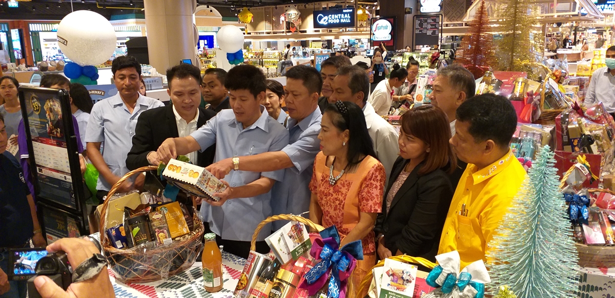 “ภูเก็ต” สุ่มตรวจกระเช้าปีใหม่ แนะผู้บริโภคเลือกซื้อสินค้า Healthier Choice