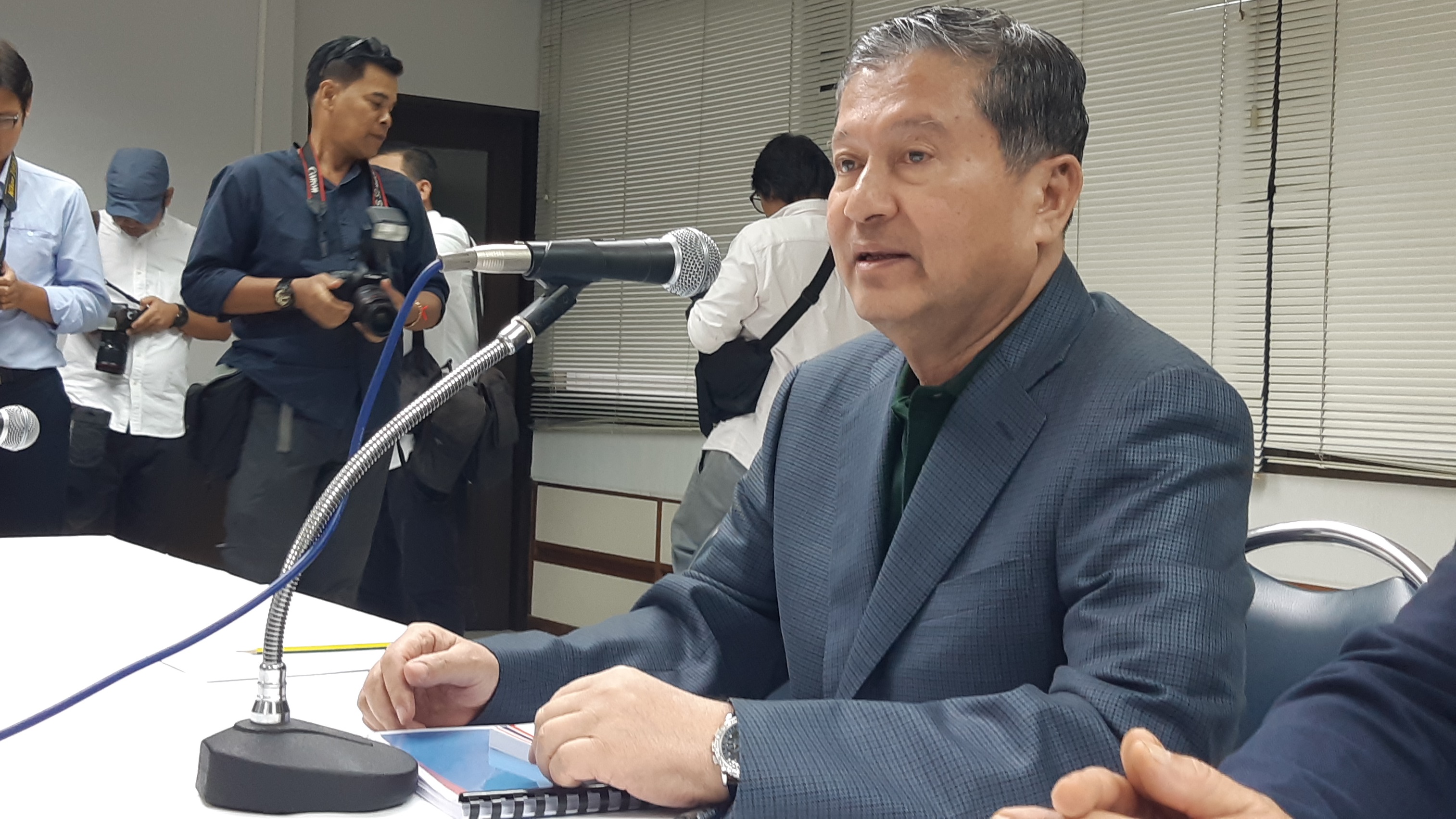 “เฉลิม” ออกโรงแฉ “สุริยะ-สมศักดิ์” ต่อรองเก้าอี้รัฐมนตรี เชียร์เลือกเพื่อไทยแก้ รธน.