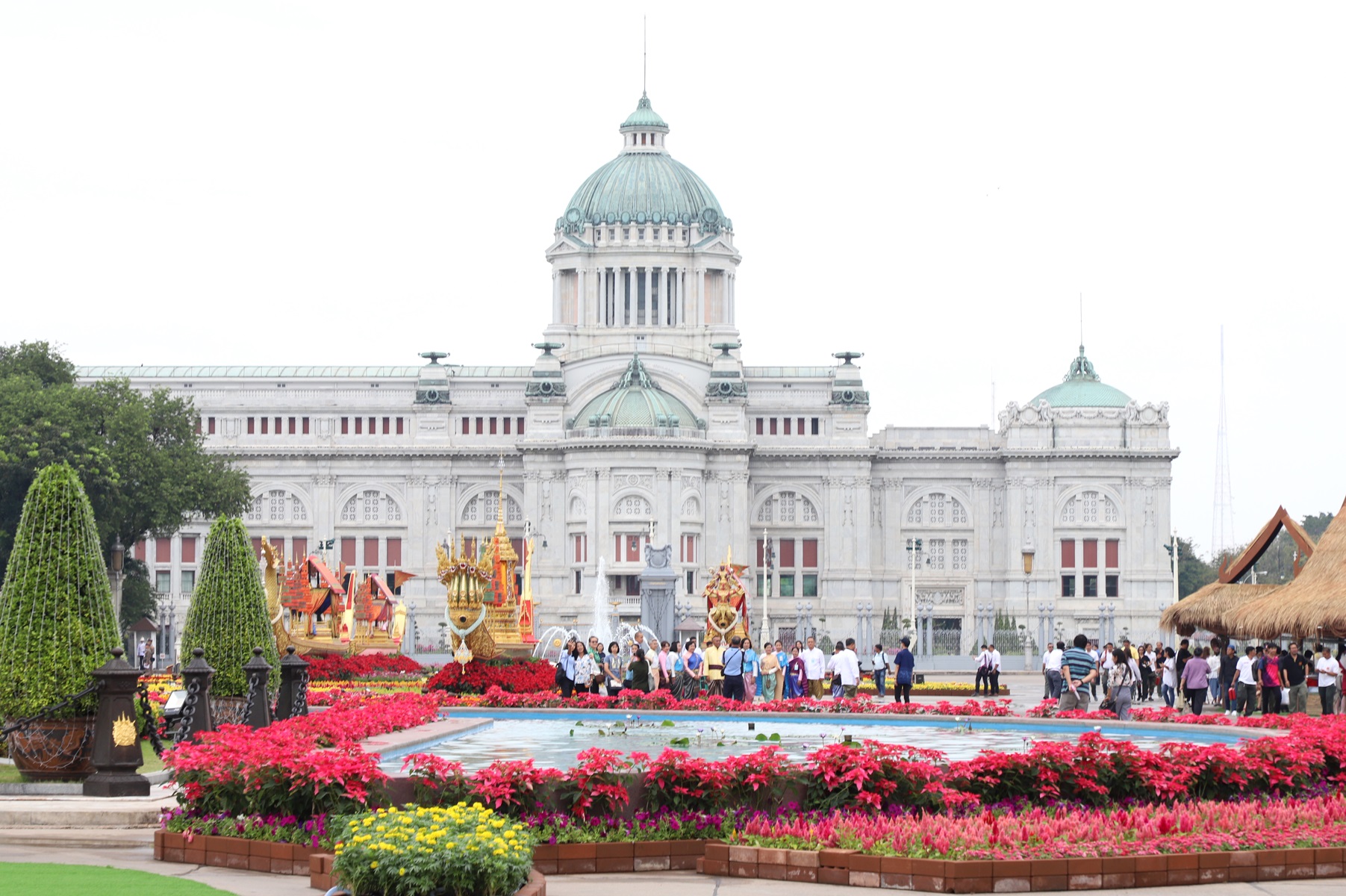 ร.10 เสด็จฯ เปิด ‘อุ่นไอรัก’ พรุ่งนี้ ซ้อมใหญ่พิธีเปิด จัดเตรียมงานอลังการ