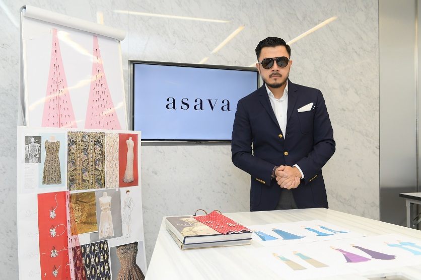 หมู Asava ถ่ายทอดแรงบันดาลใจจากสมเด็จพระนางเจ้าฯ สู่ชุดราตรีมิสยูนิเวิร์ส 2018