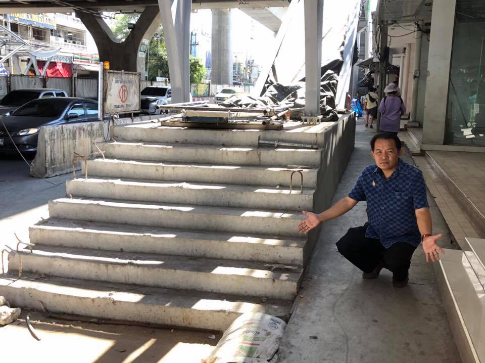 กทม.แจง ‘ทางขึ้น-ลงรถไฟฟ้า’ ทุกสายก่อสร้างตามมาตรฐาน