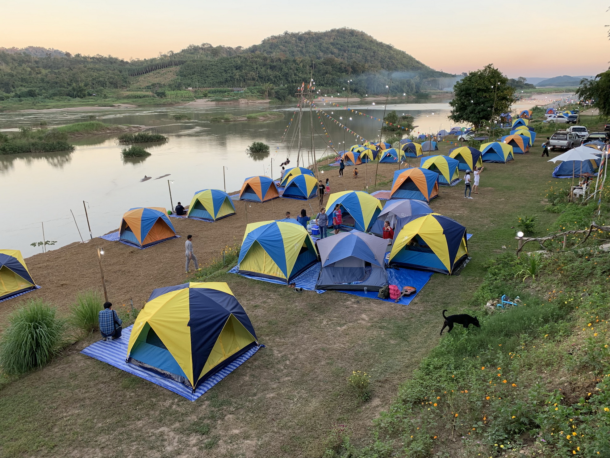คริสต์มาส-ปีใหม่คึกคัก”หนองคาย”เตรียมเต็นท์ที่พักริมโขงรับ นทท.