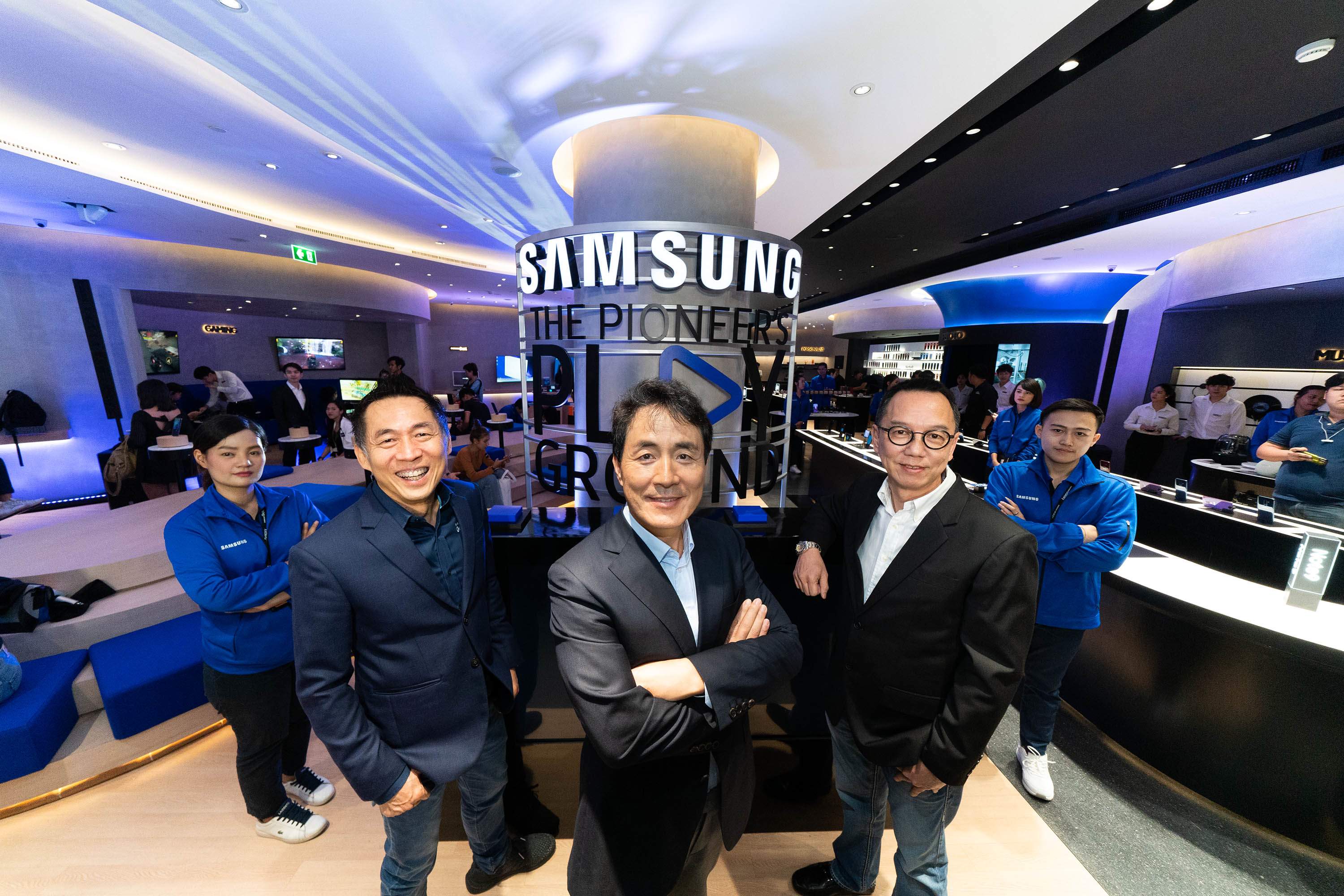 ซัมซุง เปิดตัว “ซัมซุง เอ็กซ์พีเรียนซ์ สโตร์ ลาร์จ” แฟลกชิปสโตร์แห่งแรกของไทย ณ เซ็นทรัลเวิร์ล