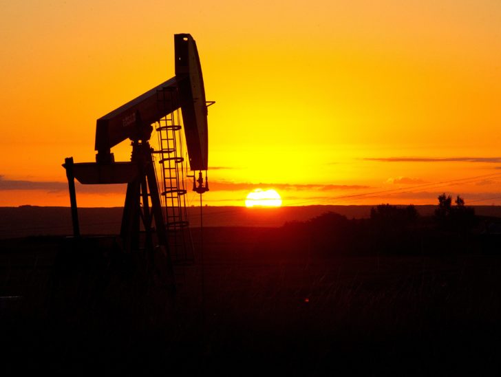 Travelers' delight: Falling oil prices mean cheaper air fares