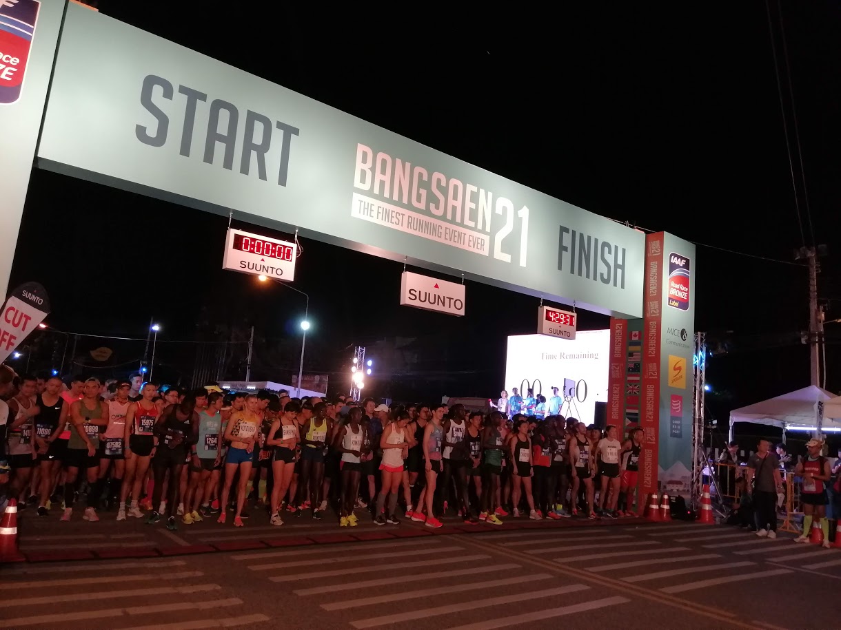 “บางแสน21 ฮาล์ฟมาราธอน 2018” งานวิ่งมาตรฐานระดับโลก IAAF Bronze Label นักวิ่งระดับโลกตบเท้าร่วมทำลายสถิติคับคั่ง