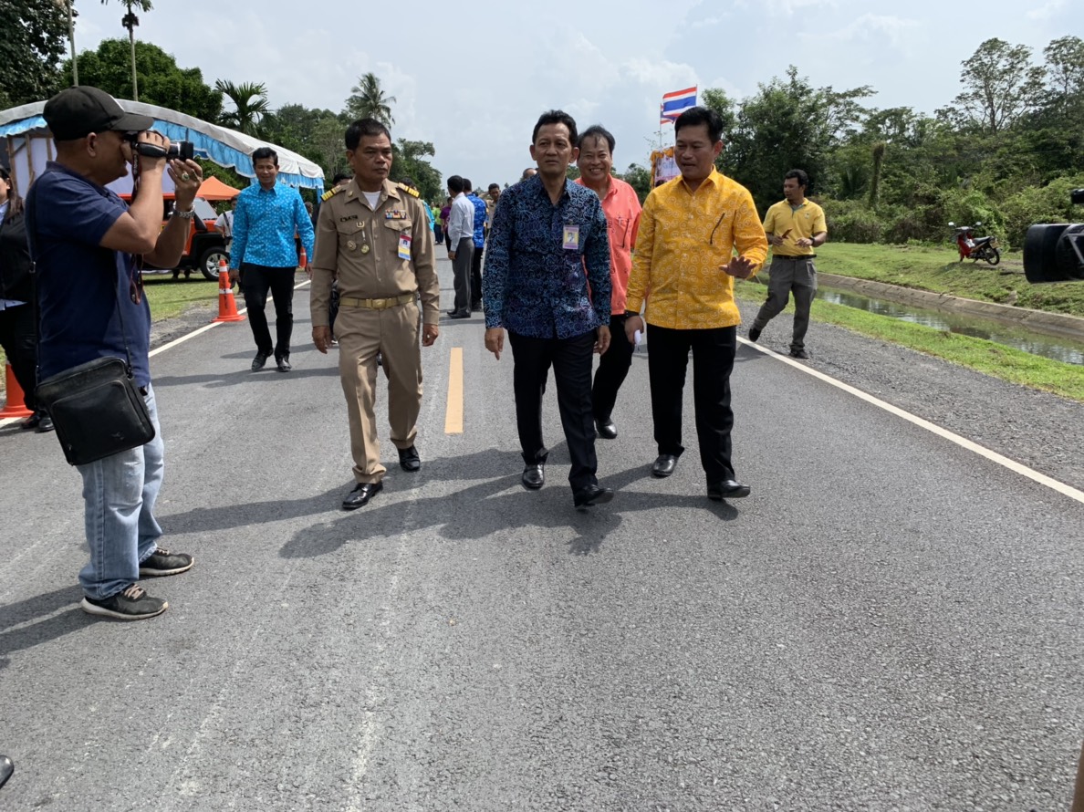 นครศรีฯเปิดถนนยางพาราสายแรกของจังหวัด กรมชลฯเผยเร่งประสานอปท.ช่วยเกษตรกร