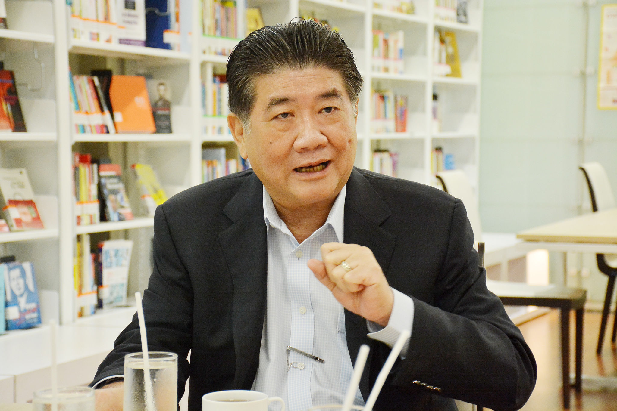 ‘ภูมิธรรม’ จี้ กกต.แก้ กม.ให้พรรคใช้เบอร์เดียวทุกเขต-ไฟเขียวต่างชาติดูเลือกตั้ง