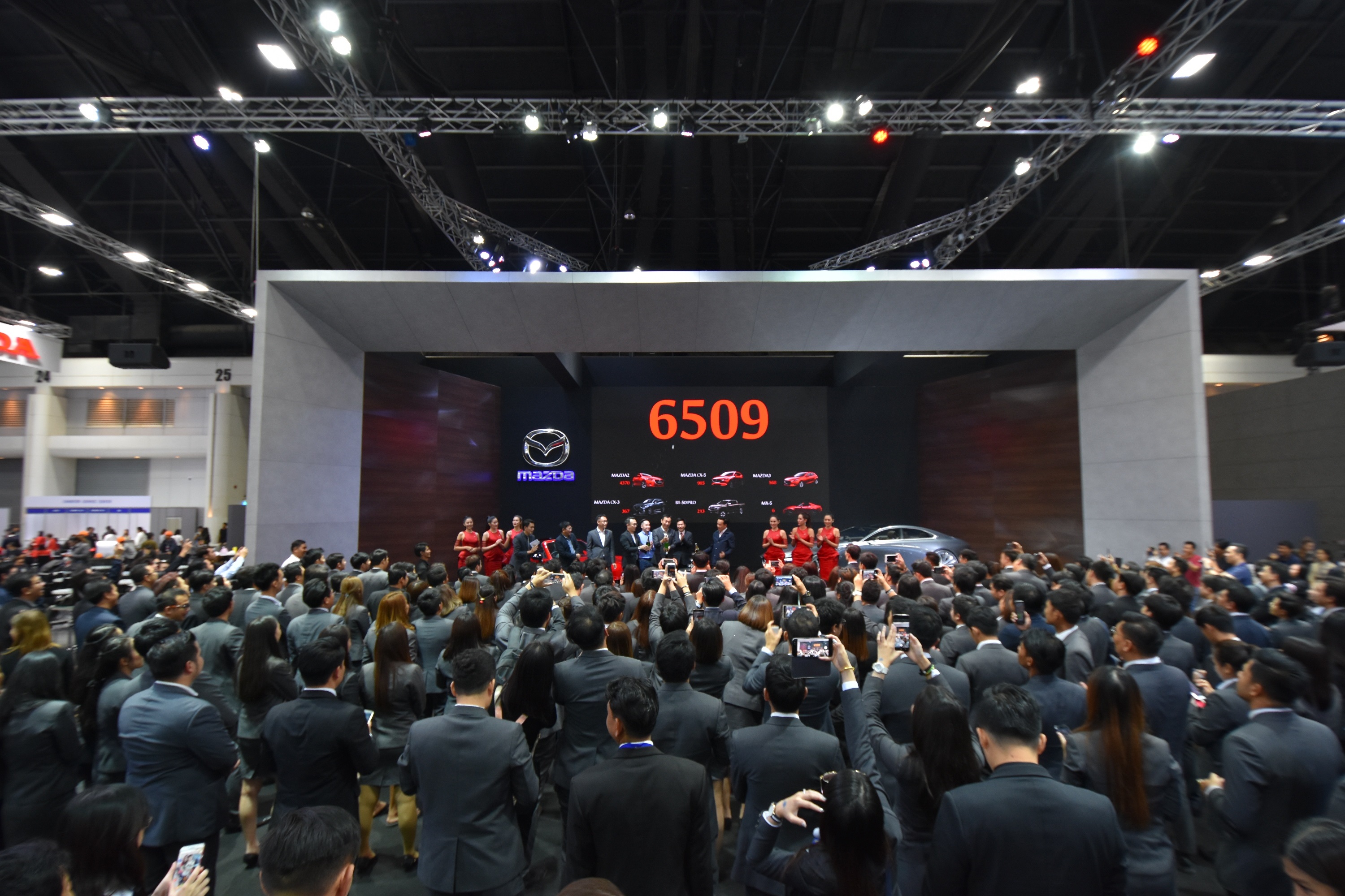 มาสด้า แรงคว้ารองแชมป์ในงานมอเตอร์เอ็กซ์โป ยอดจองพุ่ง 6,500 คัน