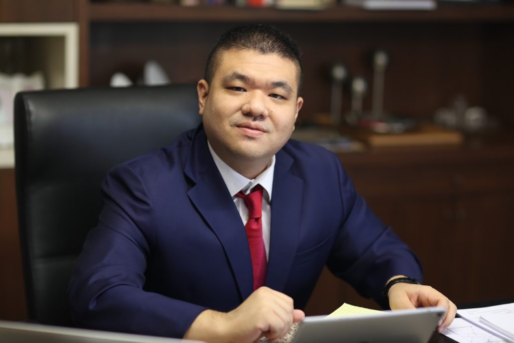 ลูกพิชัย’แนะ’บิ๊กตู่’โชว์แมนศักดิ์ศรีชายชาติทหารลาออกเป็นตัวอย่าง ห่วงศก.ทรุด หากการเลือกตั้งไม่เสรี-ไม่เป็นธรรม