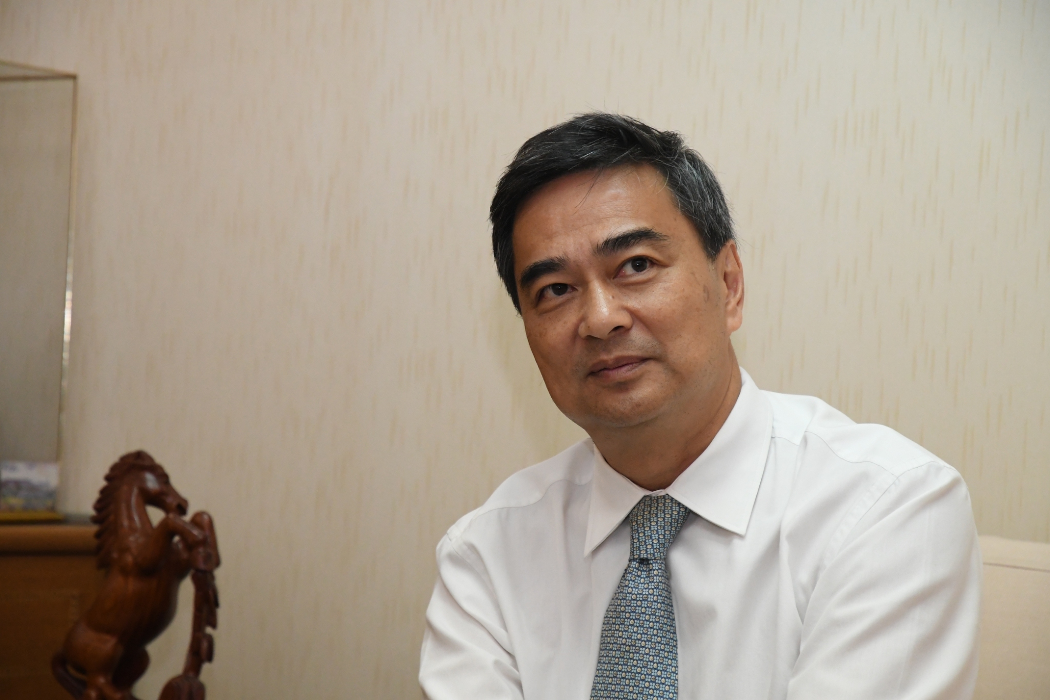 ยินดีกับพรรคประชาธิปัตย์