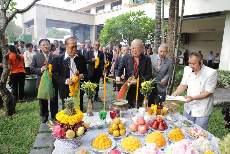 ก้าวสู่ปีที่ 42 ของ”มติชน”