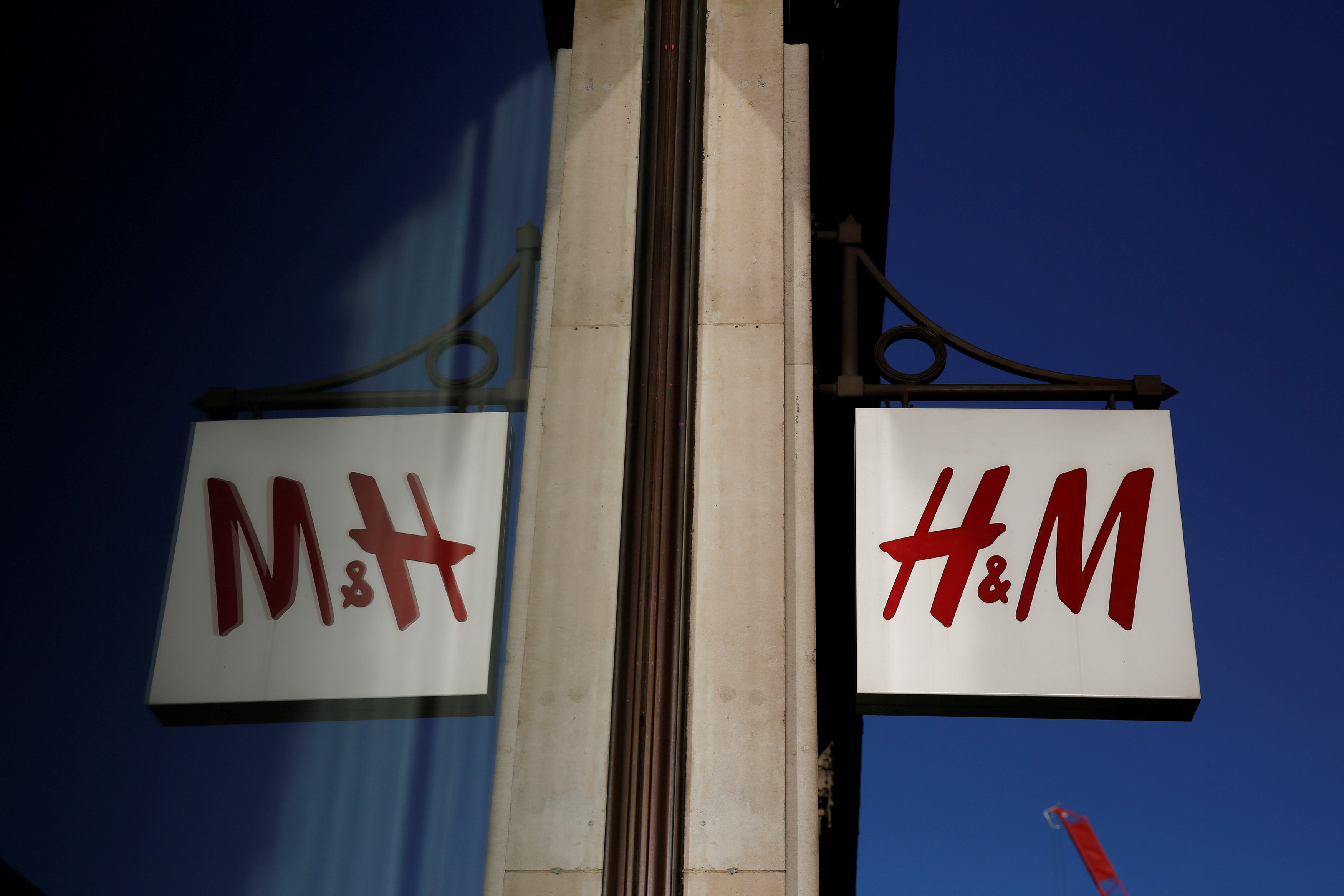 กำไร H&M ลดลงติดต่อกันเป็นปีที่ 3 เหตุการแข่งขันสูง