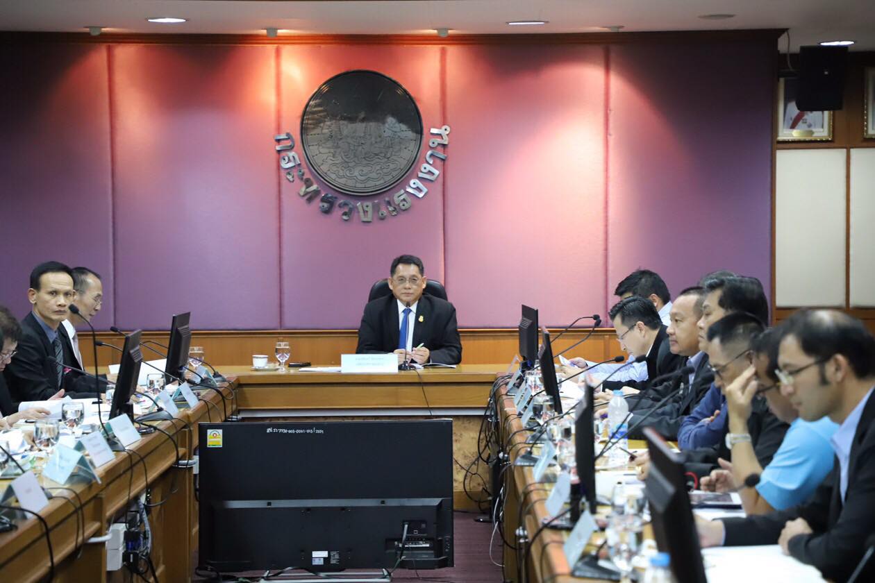 “ปลัดแรงงาน” เผยผลการหารือสมาคมประมงได้ข้อสรุป 14 แนวทางเป็นที่น่าพอใจ
