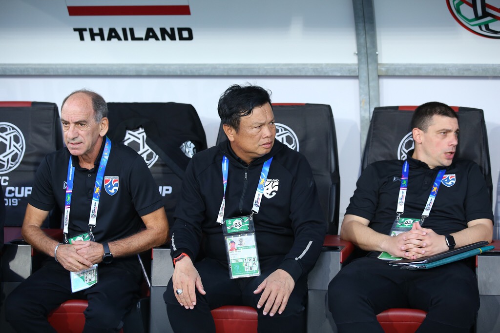 “โค้ชโต่ย” กุนซือใหม่ช้างศึกเปิดใจ เชื่อมั่นศักยภาพผู้เล่นไทย จะเปลี่ยนระบบให้เล่นสนุกประทับใจแฟนบอล
