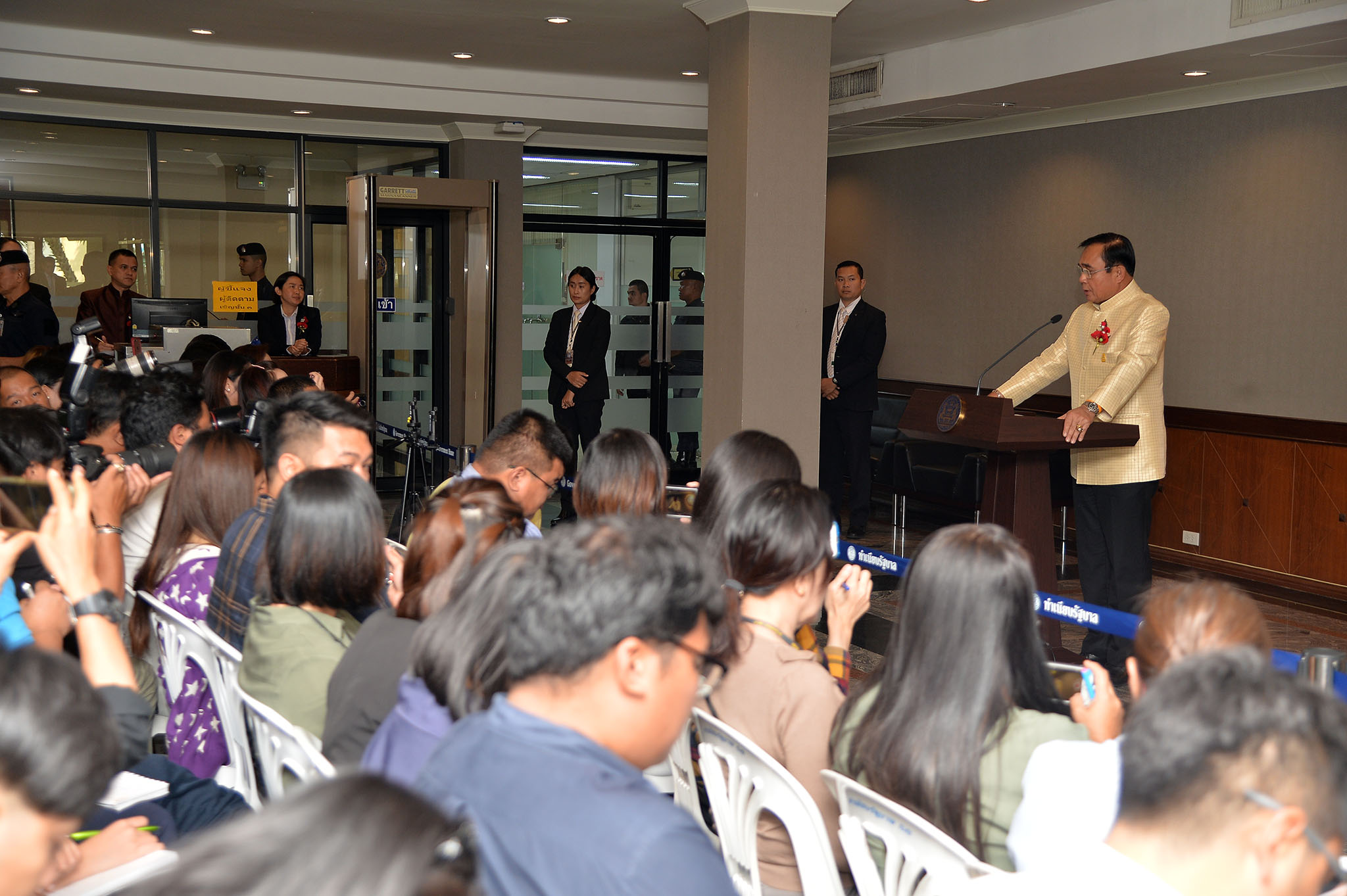 “บิ๊กตู่” วอนประชาชนจุดธูป เผากระดาษช่วงเทศกาลตรุษจีนอย่างเหมาะสม