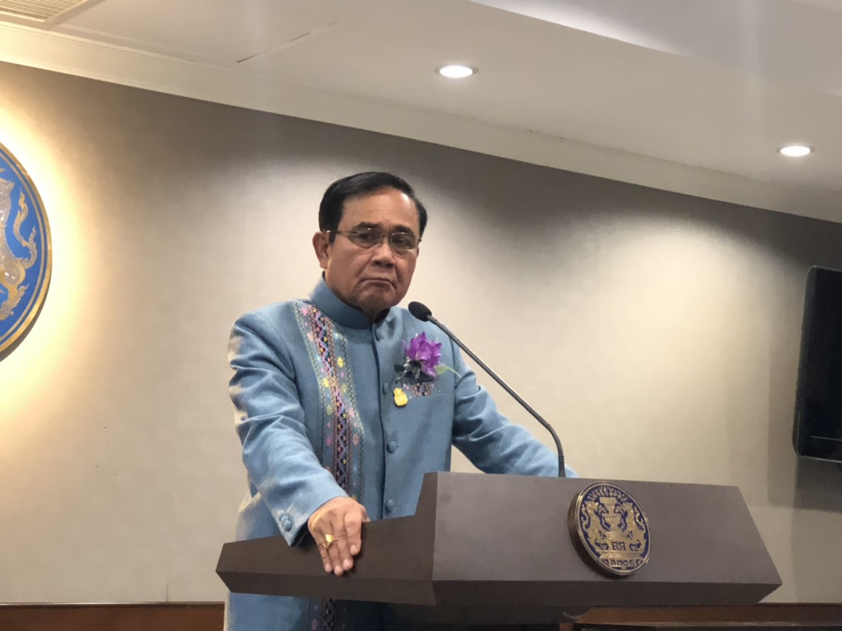 “ประยุทธ์” ย้ำรัฐบาลหามาตรการเหมาะสม แก้ปัญหาผู้มีรายได้น้อย พร้อมนำหลัก ร.9 เข้าช่วยพัฒนา