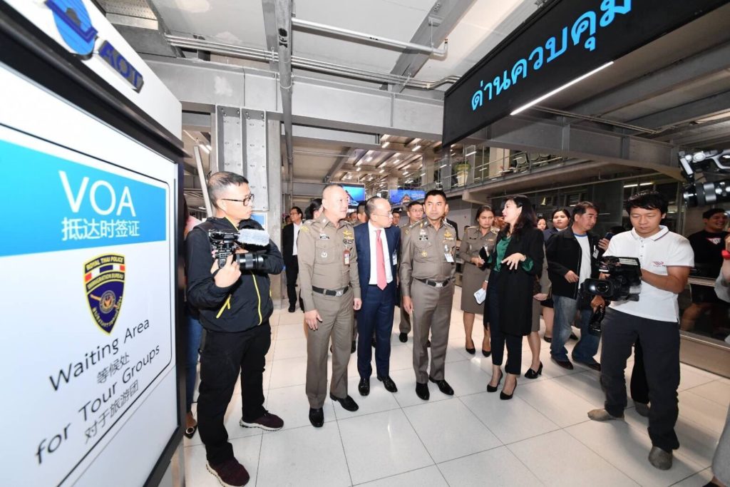 “บิ๊กโจ๊ก” ตรวจตม.สุวรรณภูมิเตรียมตรุษจีน เผย นทท.ขยายตัว 92% หลังงดค่าธรรมเนียมหน้าด่าน