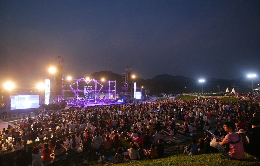 อลิอันซ์อยุธยาจัดคอนเสิร์ต New Way of LOVE ขอบคุณลูกค้า ผู้สนใจเข้าร่วมกว่า 5 พันคน