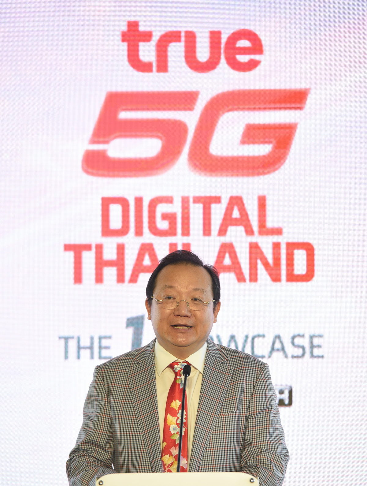 ทรูย้ำไม่ประมูลคลื่น 700 MHz จนกว่าการขยายเวลาจ่ายค่าคลื่น 900 MHz จะชัดเจน