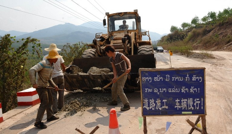แรงงานชาวต่างชาติลักลอบทำงานใน “สปป.ลาว” เกือบ 35,000 คน