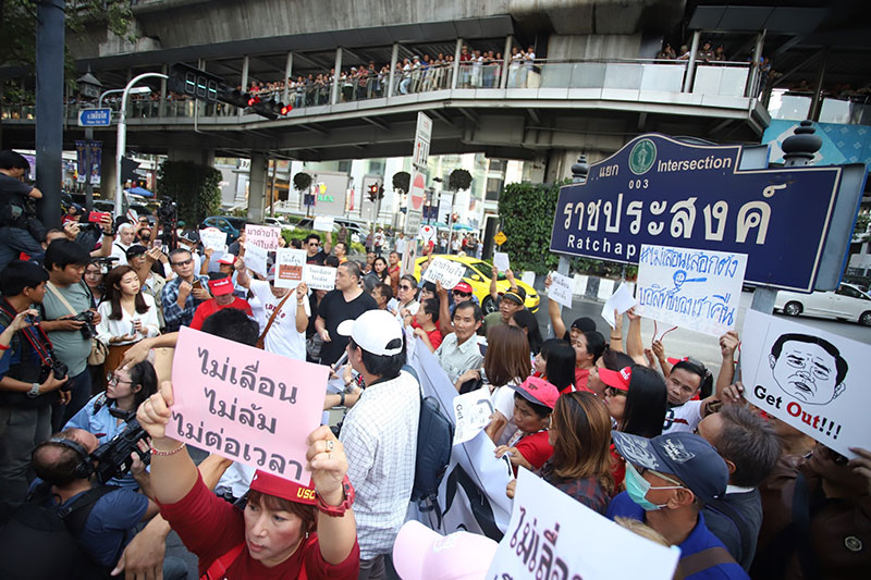 เลือกตั้งหยุดไม่อยู่ ! ม็อบยืดเยื้อจุดไม่ติด