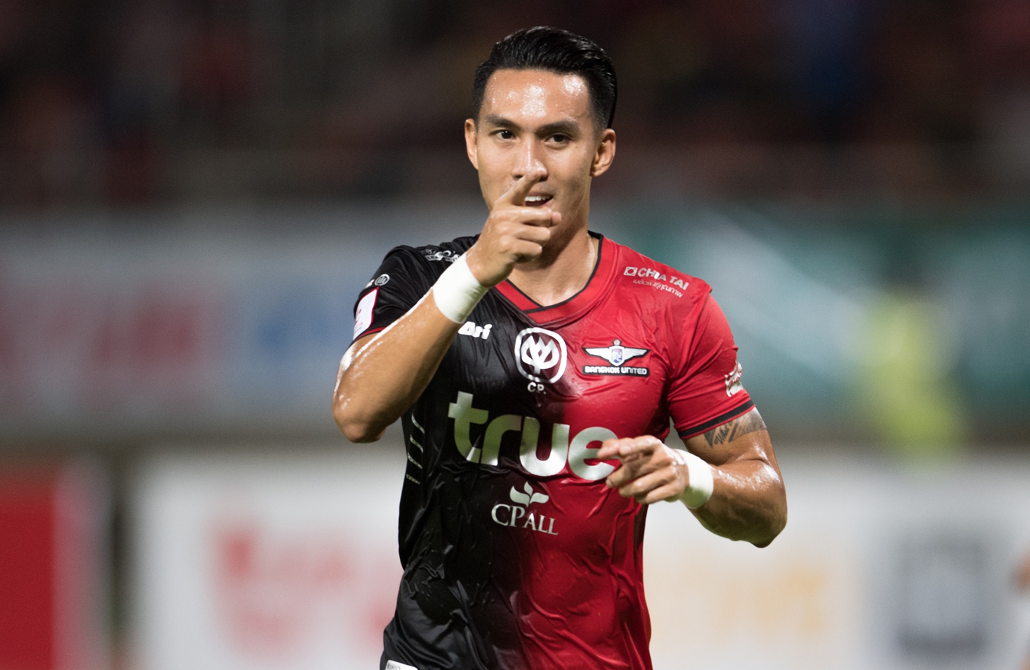 ชาติแรกในอาเซียน! “ลีซอ” หนุน VAR ยกระดับลีกอาชีพไทย ชี้บอลสมัยนี้มีเรื่องธุรกิจเกี่ยวข้องเพียบ