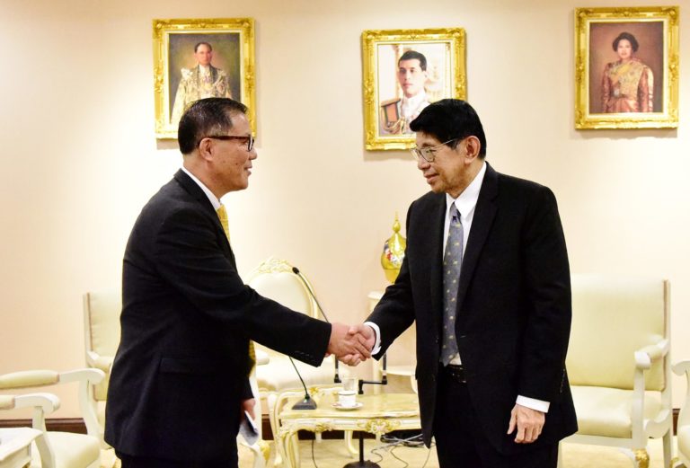 เอกอัครราชทูตเกาหลีเหนือ เข้าพบ วิษณุ ที่ทำเนียบรัฐบาล
