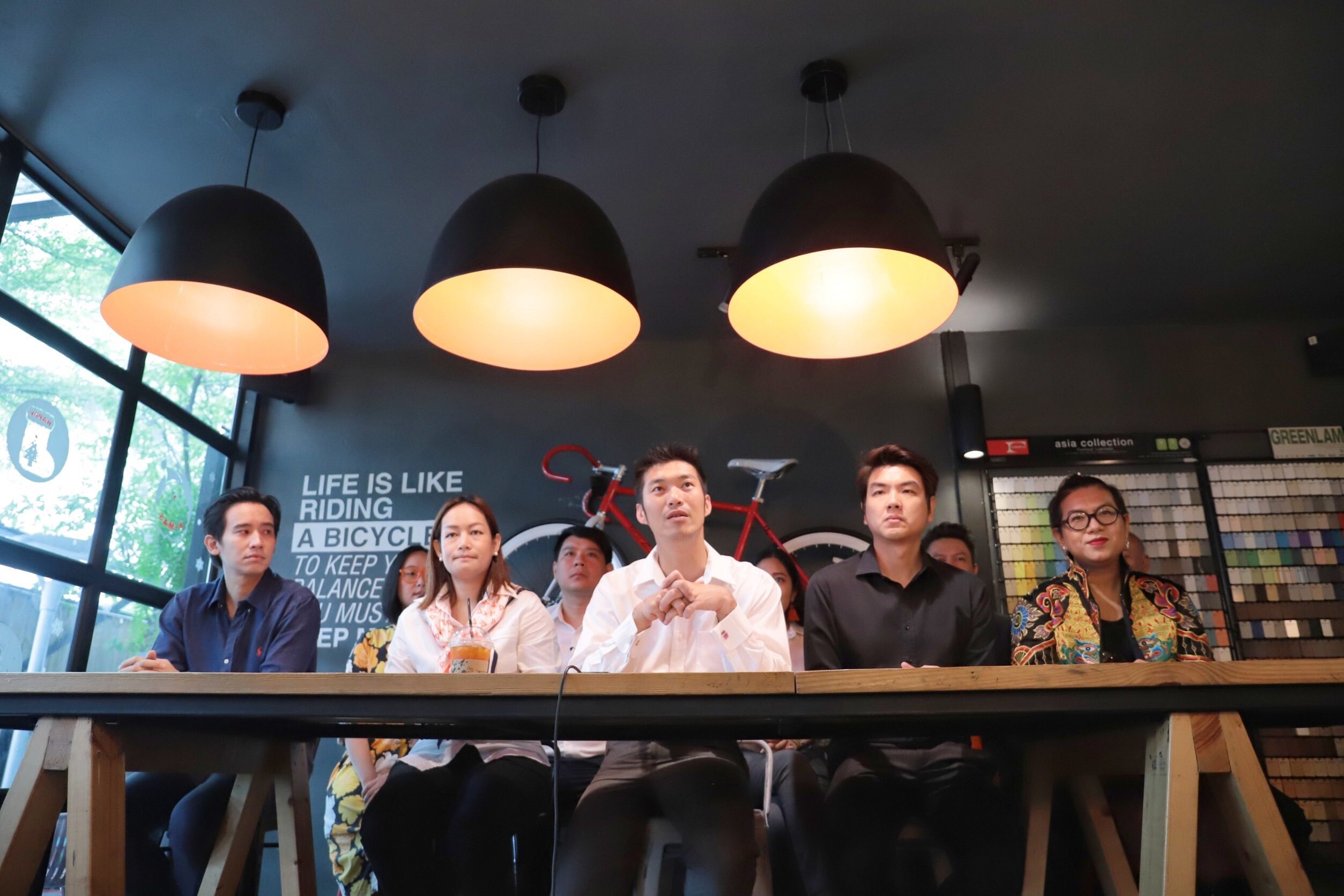 “อนาคตใหม่” เปิดตัว 10 บัญชีรายชื่อแรก มาจากหลากหลายวงการ
