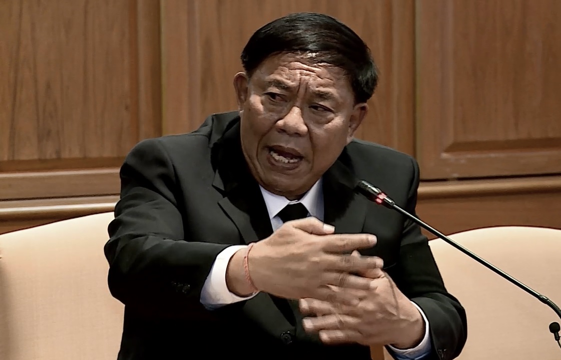 ผู้ว่าฯ กทม. สั่ง 50 เขต แจ้งผู้สมัคร ส.ส. ย้ายป้ายหาเสียงกีดขวางทางเท้า