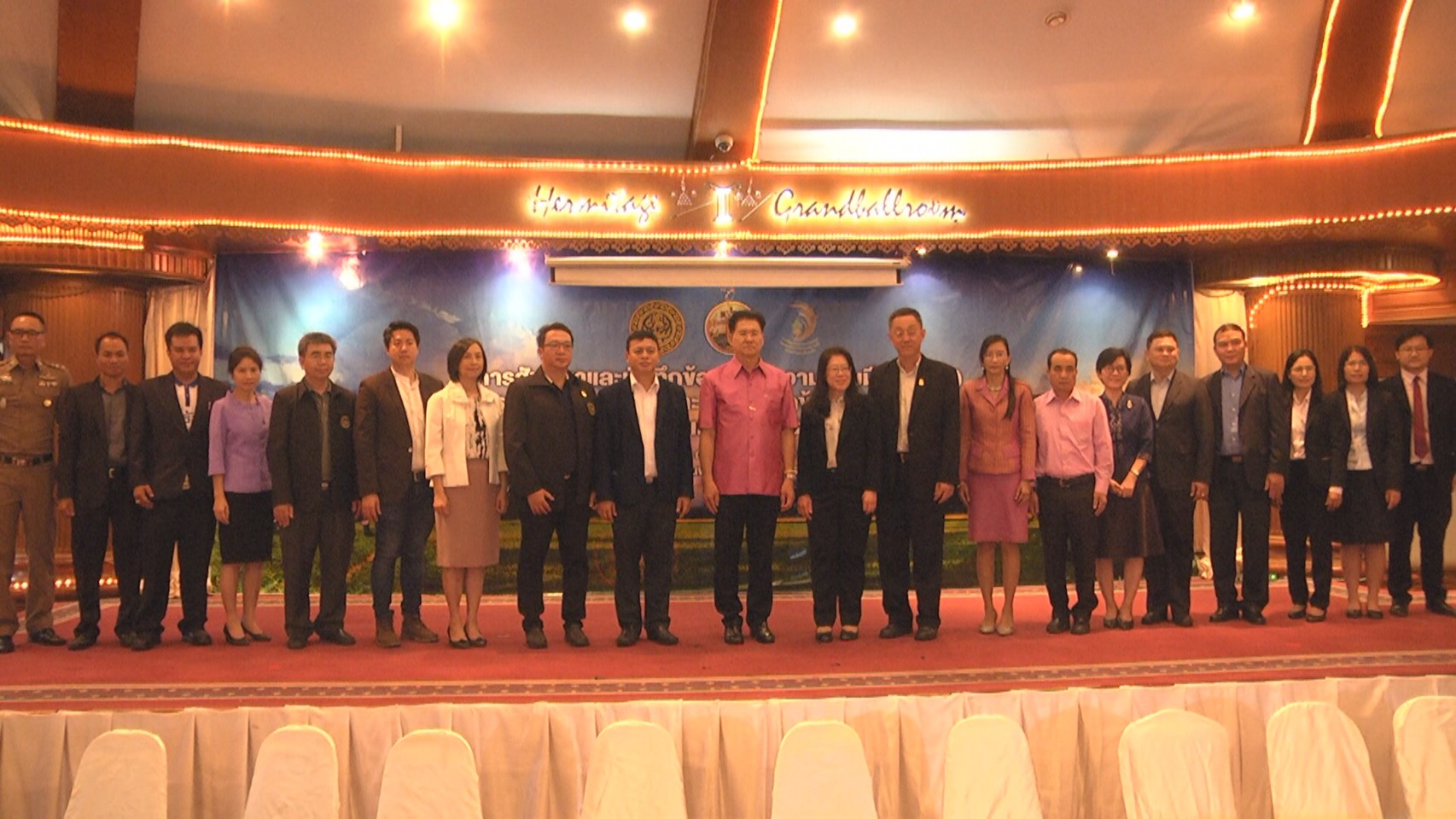 พาณิชย์โคราชยกระดับขับเคลื่อนเศรษฐกิจท้องถิ่นตามนโยบายพาณิชย์ 4.0 จัดพิธีลงนาม MOU ระหว่างเกษตรกร และผู้ประกอบการข้าว มันสําปะหลัง