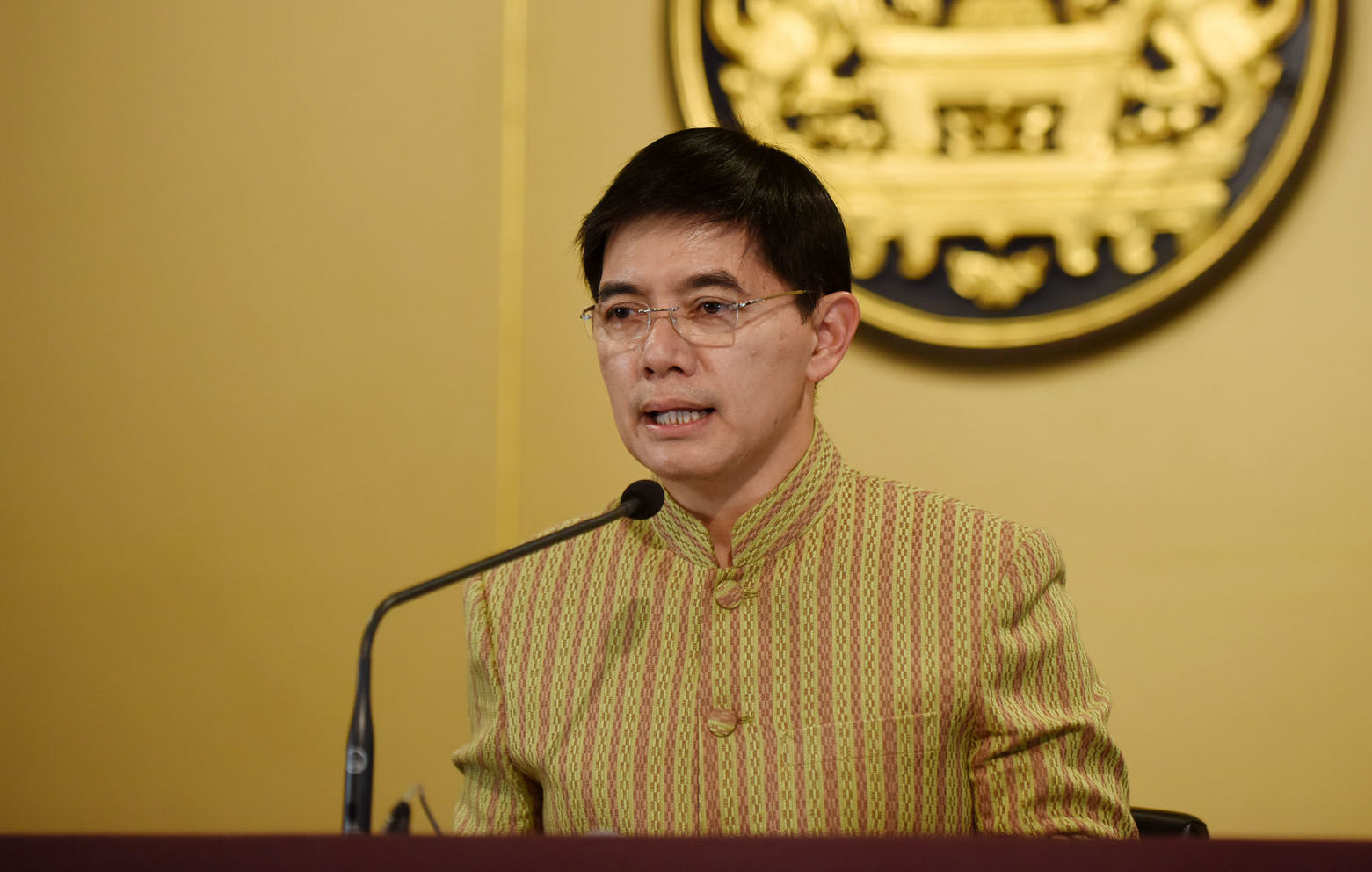 “โทรโข่งรัฐ” แจงยิบ เมกกะโปรเจกต์ เอื้อ “กลุ่มทุนใหญ่”