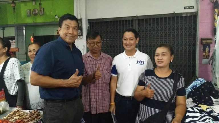 “ชัชชาติ” เดินสายรับฟังปัญหาผู้ค้าเขตสายไหม พบค้าขายฝืดเคือง ขอประชาชนอดทน