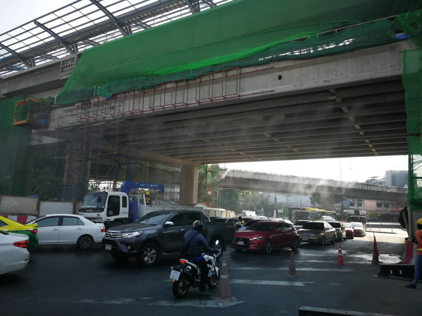 “บางเขน” ฝุ่นพิษยังเกินมาตรฐาน กทม.สั่งผู้รับเหมาพ่นละอองน้ำ
