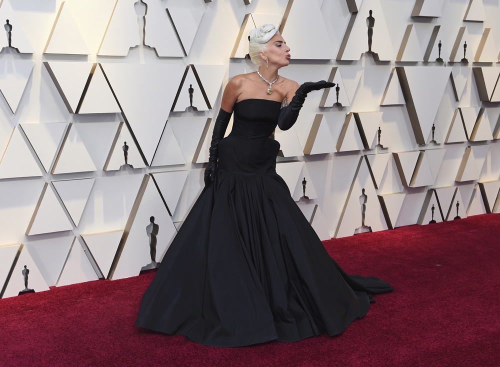 Look Of The Week : แซ่บเหมือนเคยแฟชั่น OSCAR 2019-“กาก้า” สวมสร้อมเพชรเม็ดโต 128.54 กะรัต มาร่วมงาน