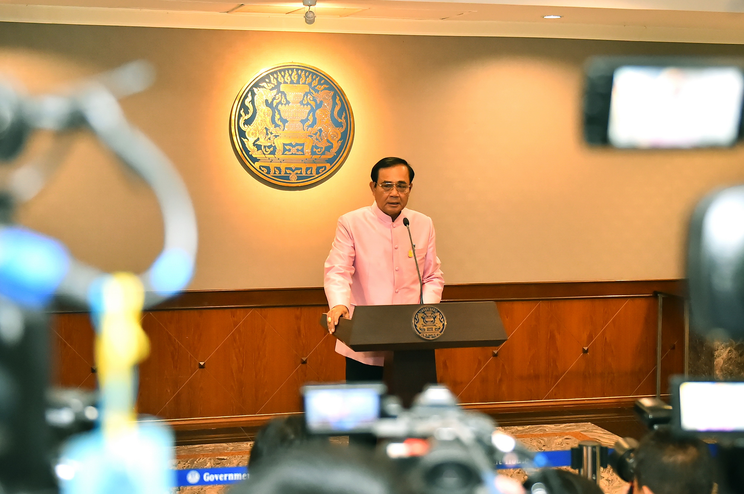 “บิ๊กตู่” ยันไม่ร่วมดีเบตพรรคการเมือง เสียเวลาประดิษฐ์คำพูด โววิสัยทัศน์ตัวเอง “มั่นคง มั่งคั่ง ยั่งยืน”