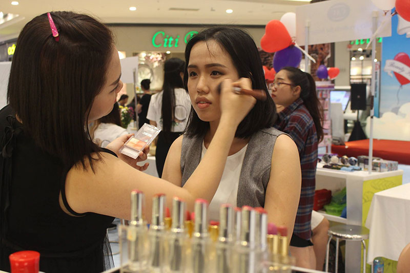 สาวเวียดนาม ไม่หยุดสวย ดีมานด์ตลาดความงามโตกระฉูด